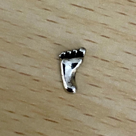 Origami Owl Jewelry - New Origami Owl Foot Charm